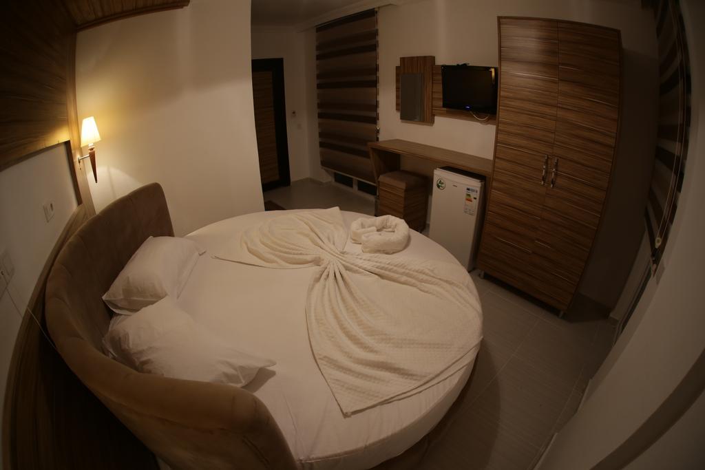 Araucaria Pension Antalya Rum bild